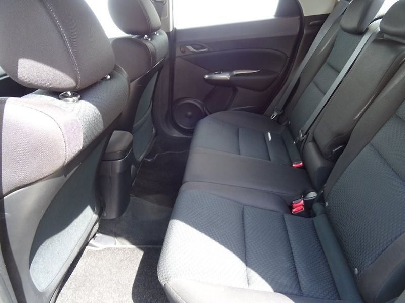 Honda Civic (2010) 1.4i,73kW,NovéČR,klima - fotka 16 z 21