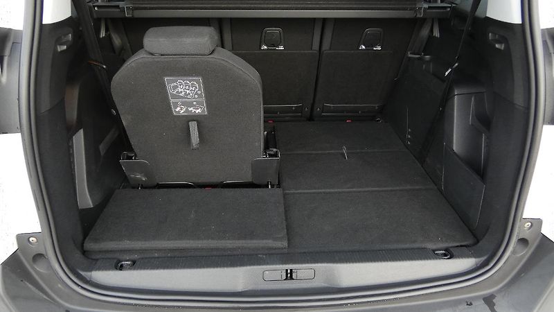 Peugeot 5008 1.2 PureTech Active 7 míst - fotka 22 z 24