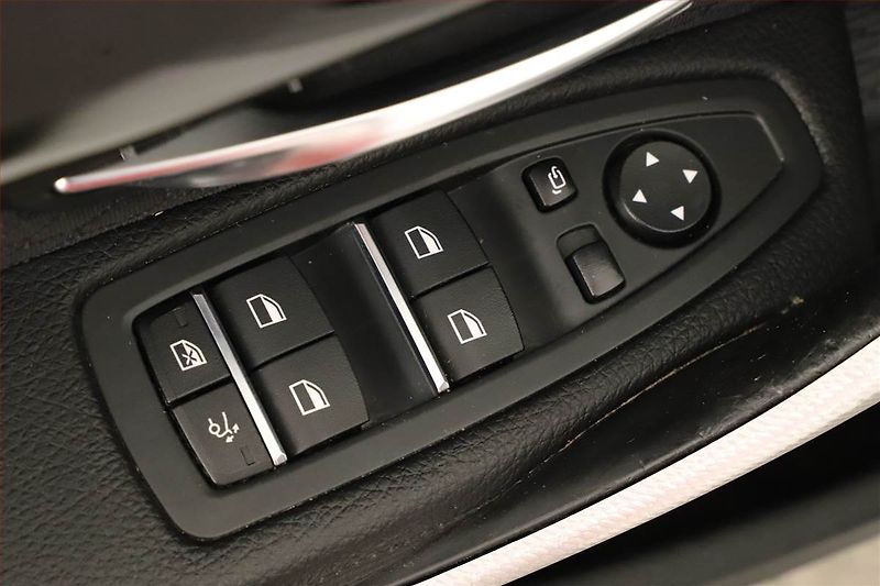 BMW Řada 3 (2016) 320d GT, 4X4, Automat - fotka 18 z 18