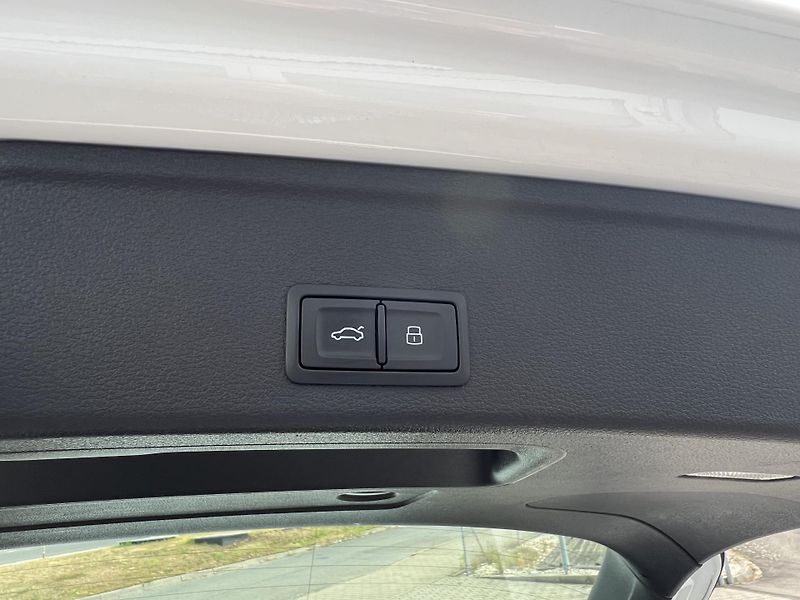 Audi A4 Avant (2022) 2.0 TDI - fotka 16 z 33