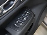 Volvo S60 2,0 B5 AWD Ultimate Dark ČR - náhled 19