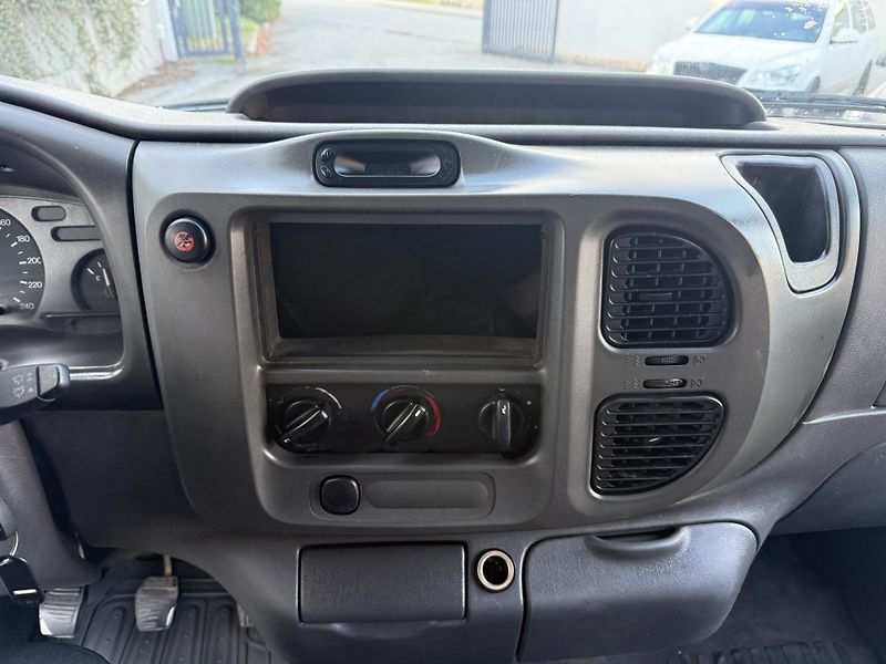 Ford Transit 2.4l 66 kW - fotka 17 z 20