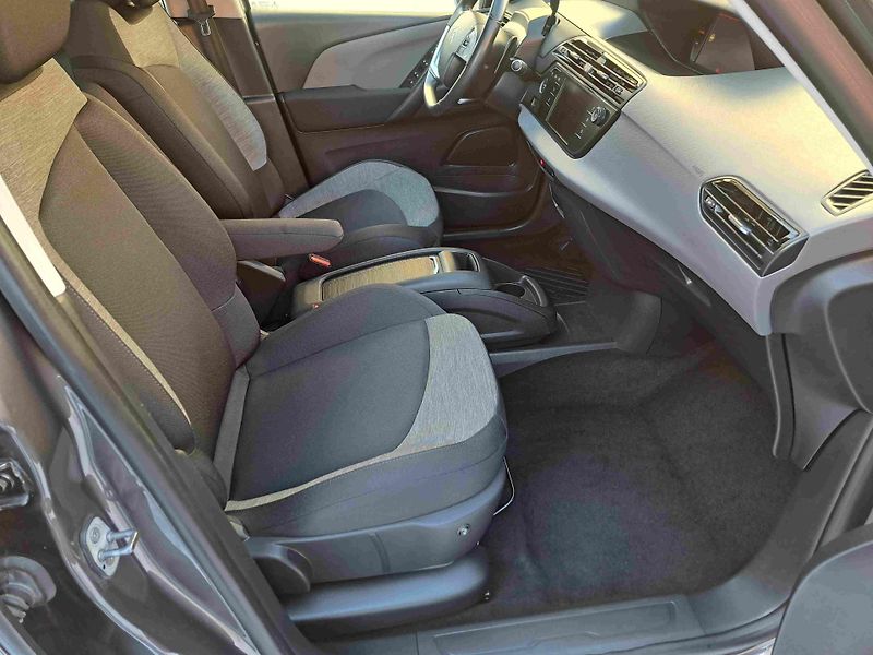 Citroën Grand C4 SpaceTourer (2021) 1,5 HDI EAT8  - fotka 9 z 23
