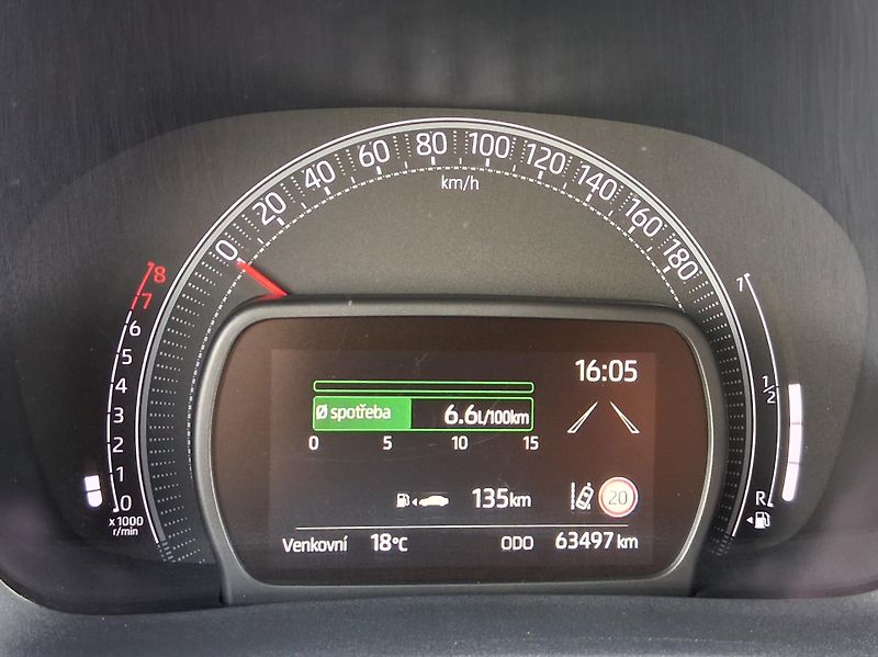 Toyota Aygo X STYLE 1.0 VVT-i 53 kW - fotka 12 z 21
