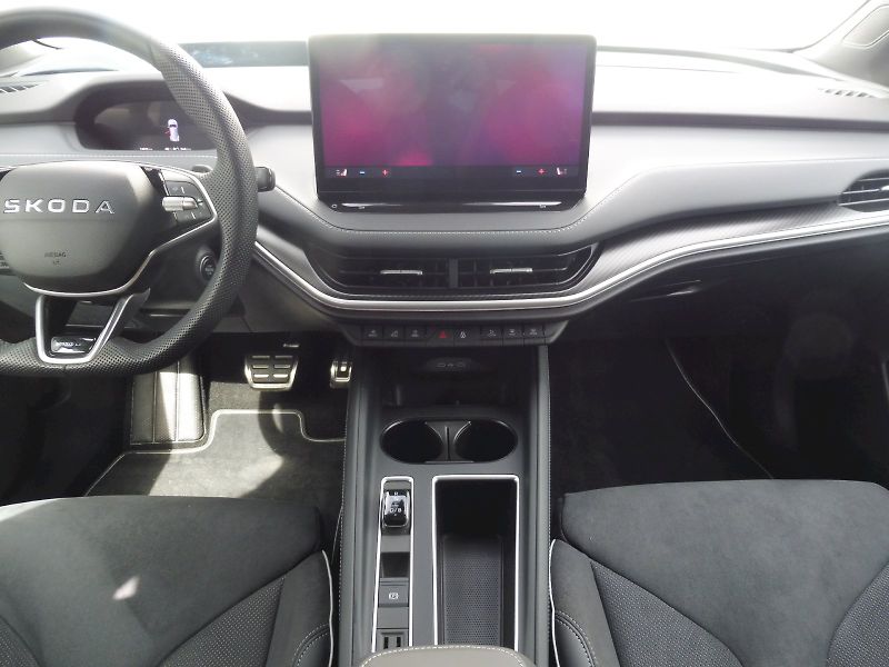 Škoda Elroq (2025) SportLine 85, 210kW 82kWh - fotka 11 z 30