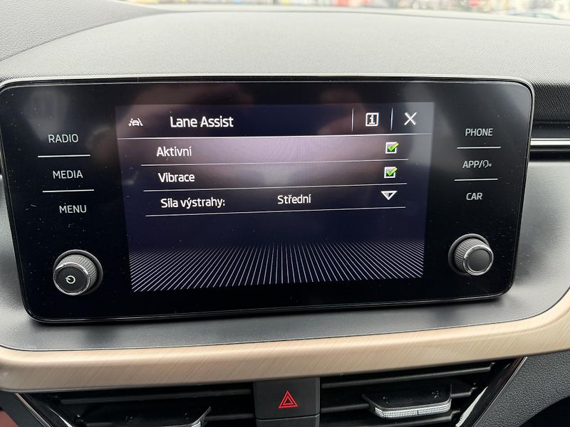 Škoda Kamiq 1,0 TSi/81kW DSG - Style Plus - fotka 32 z 77