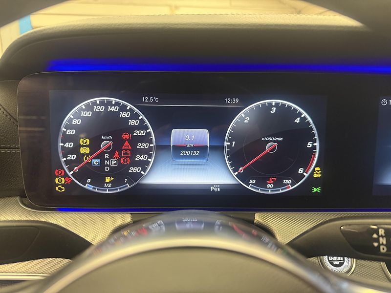 Mercedes-Benz Třídy E 220d AMG  - fotka 14 z 22