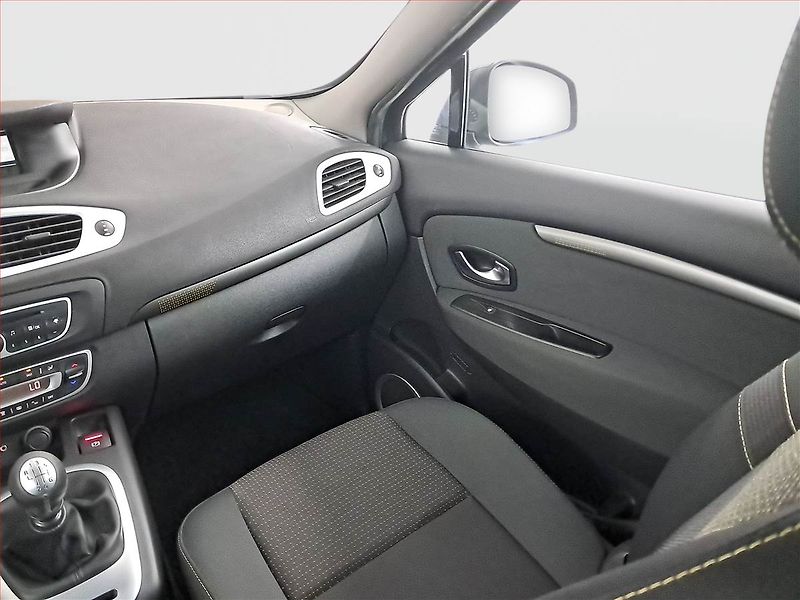 Renault Scénic (2010) 1.9 dCi, Serv.kniha, Tempomat - fotka 8 z 19