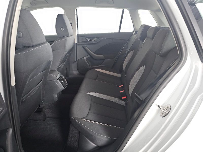 Škoda Kamiq (2025) 1.0TSI 85kW Selection - fotka 7 z 28