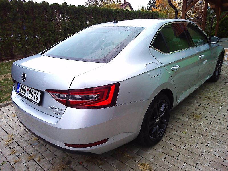 Škoda Superb 2.0 TDi Style 4x4 - fotka 5 z 22
