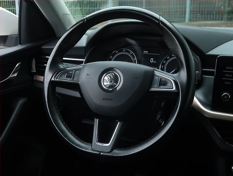 Škoda Scala (2020) Style 1.0 TSI, Tempomat - fotka 20 z 20
