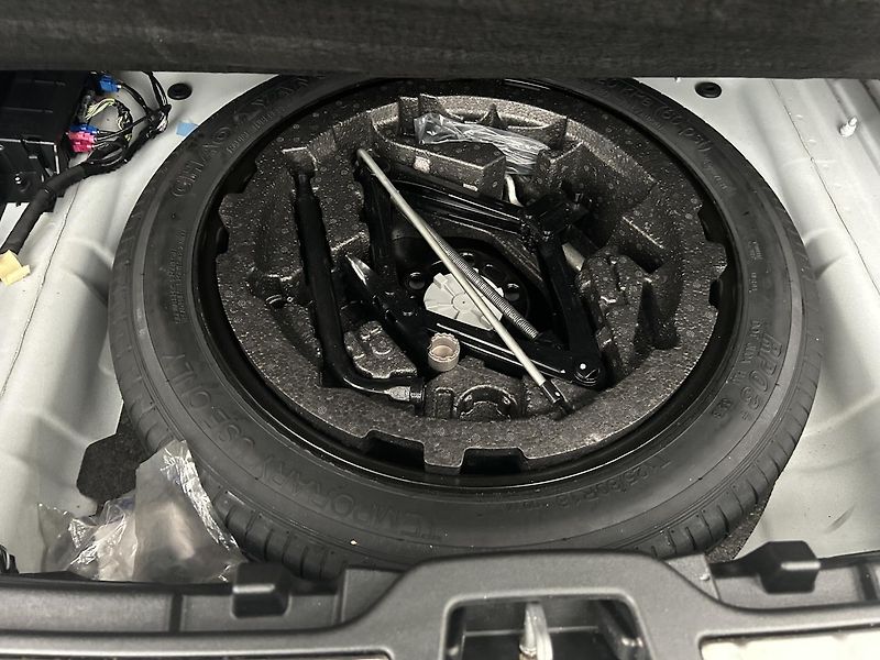 Volvo XC40 2.0 T4 4x4 R-Design - fotka 13 z 30