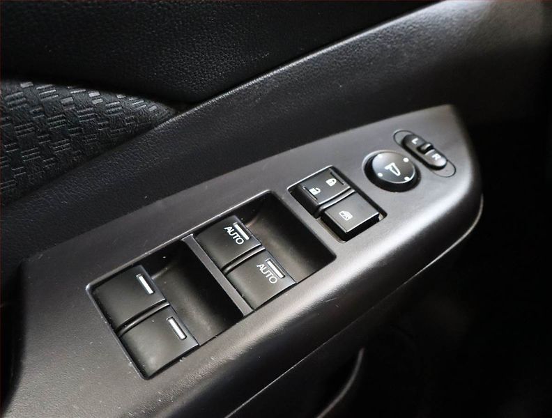 Honda CR-V (2017) 1.6 i-DTEC, Tempomat - fotka 17 z 19