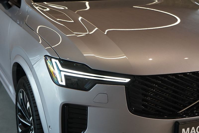 Volvo XC90 T8 PLUS Dark, Vzduch,Ventilace - fotka 5 z 46