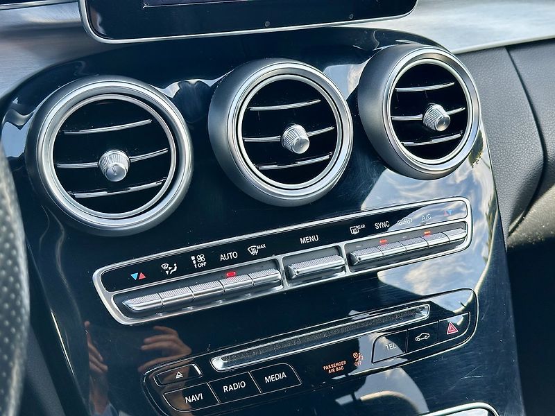 Mercedes-Benz Třídy C (2015) 220 BluTEC kombi - fotka 26 z 30