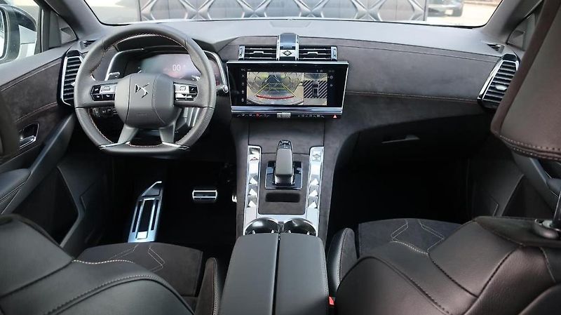 DS Automobiles DS7 (2025) EDITION FRANCE 1.5 BlueHDi 1 - fotka 4 z 14