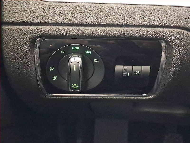 Škoda Superb (2010) Elegance 2.0 TDI, Navi, Xenony - fotka 18 z 23