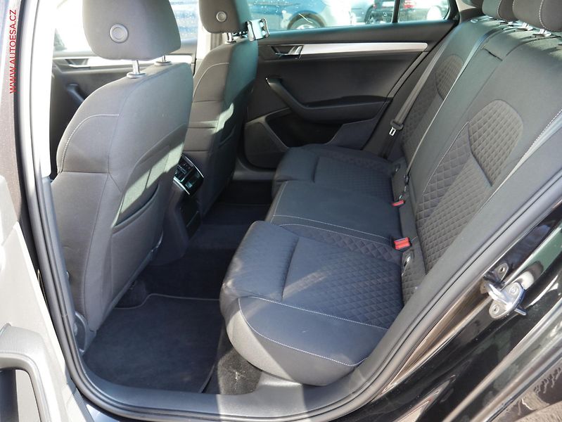 Škoda Superb (2019) 2.0 TDi, Ambition, navi, LED - fotka 10 z 19