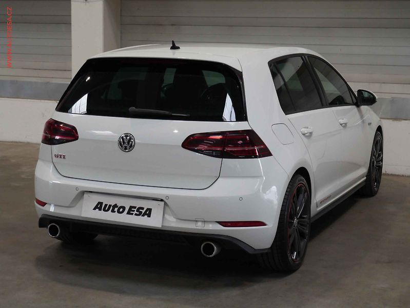 Volkswagen Golf (2019) 2.0TSI, GTI, DSG - fotka 6 z 20