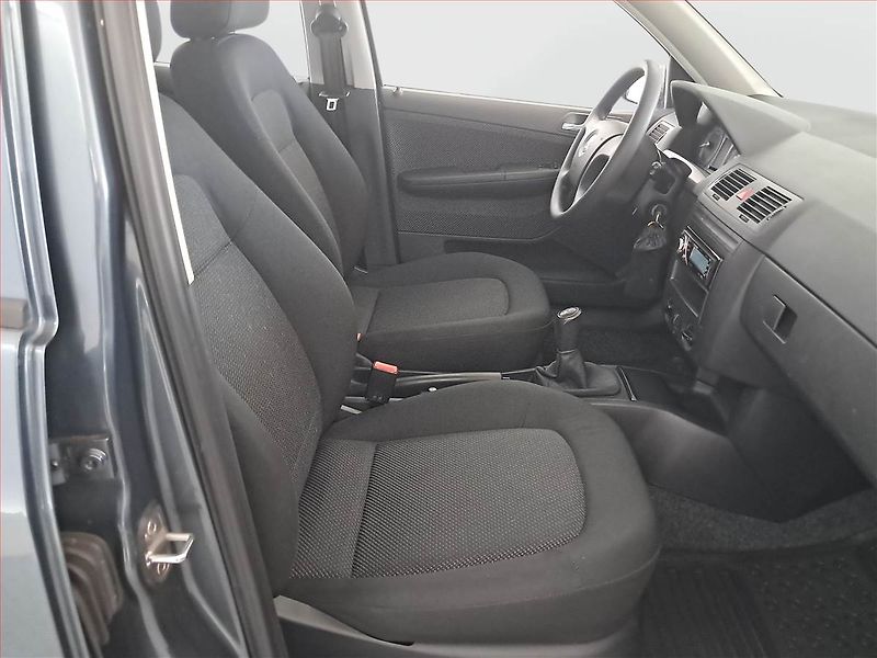 Škoda Fabia (2006) Comfort 1.2 12V, po STK - fotka 9 z 14