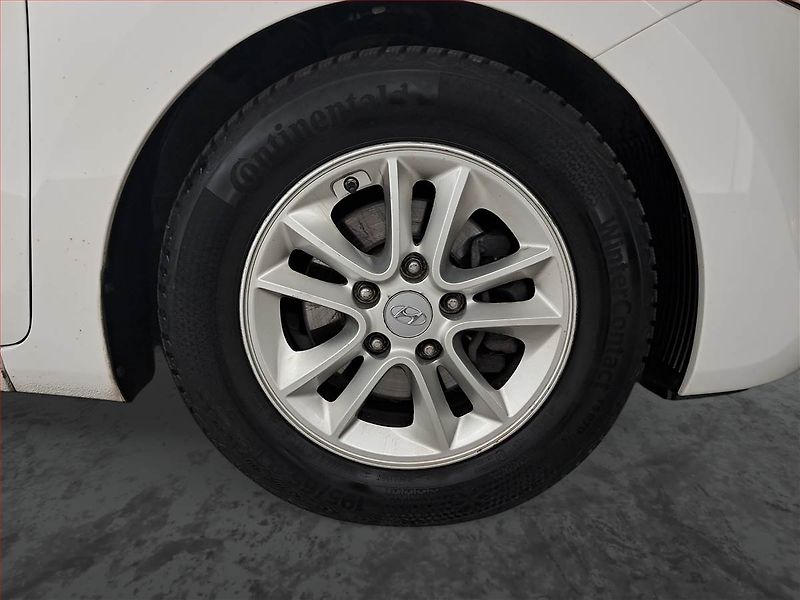 Hyundai i30 (2014) 1.6 MPI, Tempomat - fotka 15 z 16