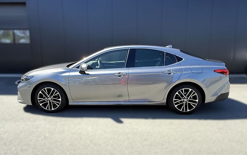 Toyota Camry (2025) Executive - fotka 2 z 8