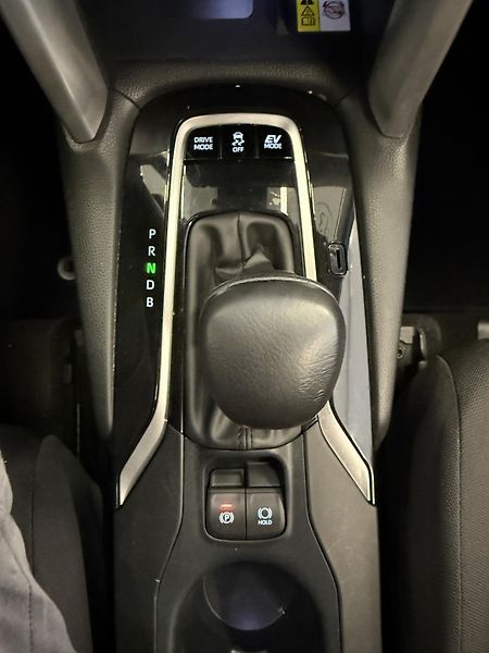 Toyota Corolla Cross 1.8l Hybrid 72 kW - fotka 17 z 22