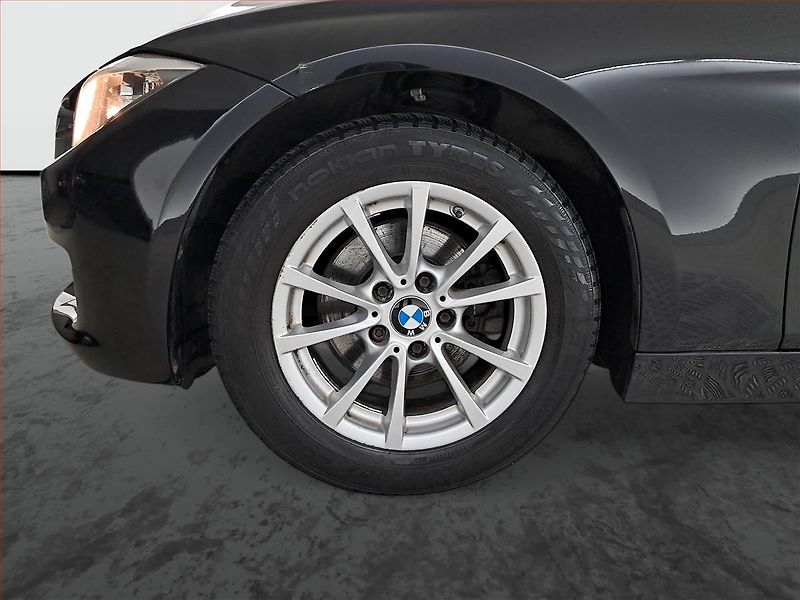 BMW Řada 3 (2015) 320 d, Serv.kniha, Tempomat - fotka 15 z 17