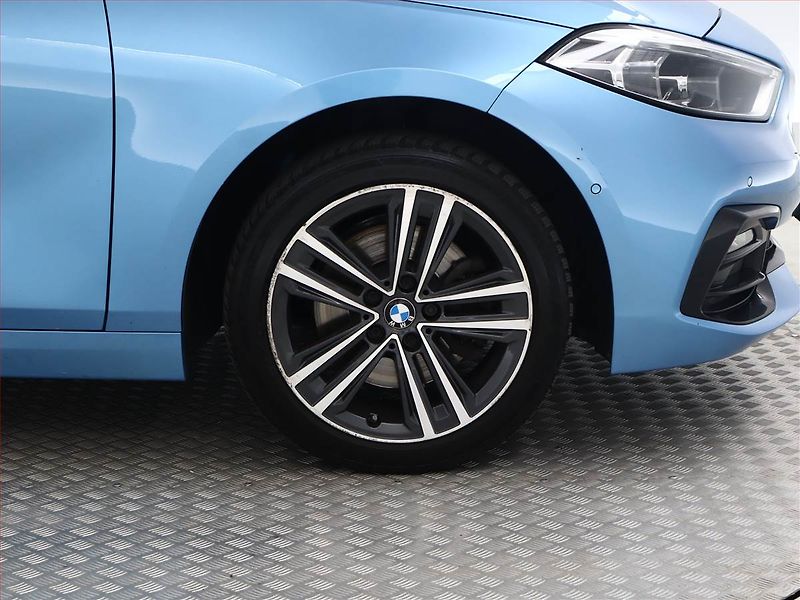 BMW Řada 1 (2019) Luxury Line 116d, Automat - fotka 12 z 18
