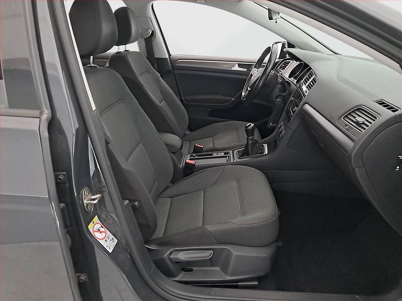 Volkswagen Golf (2018) Comfortline 2.0 TDI - fotka 9 z 15