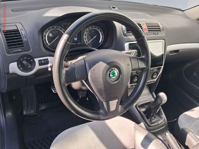 Škoda Octavia (2008) 2.0TDi, AC, TZ, navi, xenon - fotka 12 z 17