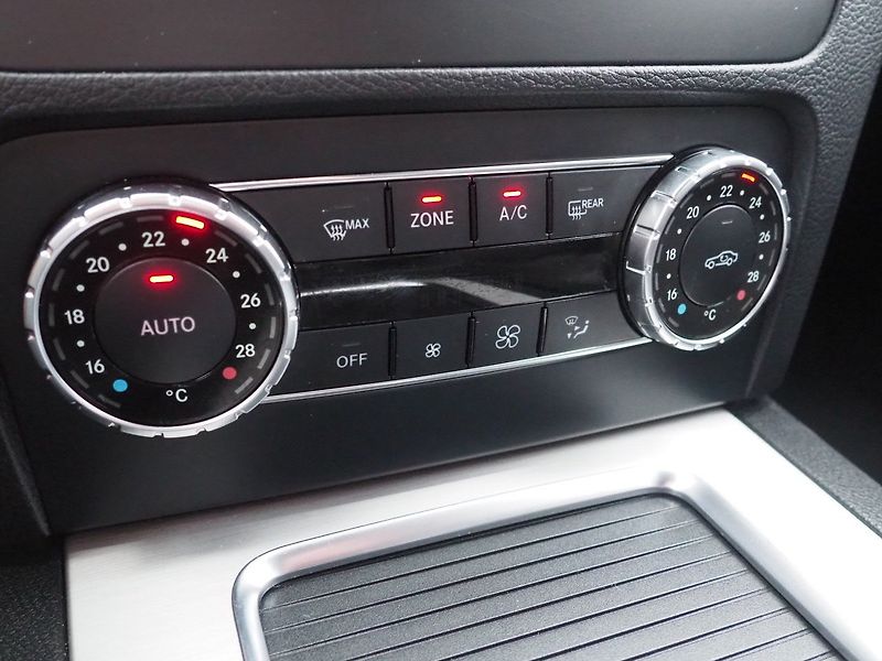 Mercedes-Benz GLK (2012) 220 CDI, 4Matic, AT - fotka 32 z 34