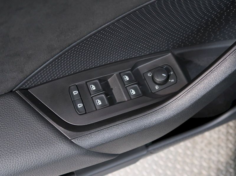 Škoda Octavia (2026) RS 2.0TSI 195KW DSG CANTON - fotka 45 z 49