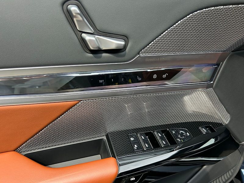 BMW Ostatní i7 xDrive 60 TV TOP 2025 - fotka 29 z 44