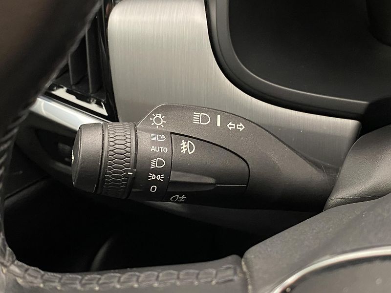 Volvo S90 D4 MOMENTUM AUT  - fotka 21 z 43