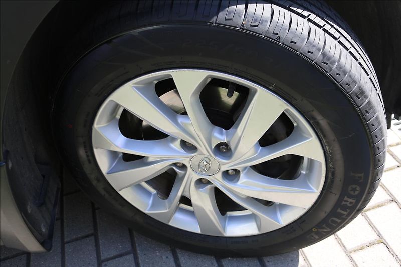 Hyundai Tucson 1,6 ČR,4x4, Automat - fotka 4 z 53