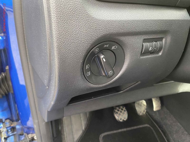 Škoda Fabia (2014) 1.2 12V, Active, AC - fotka 15 z 16