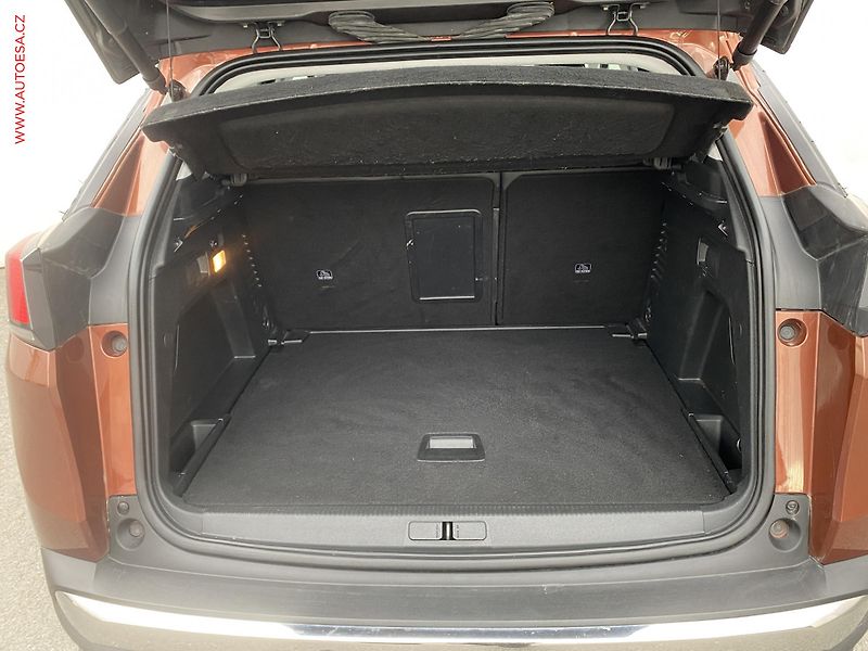 Peugeot 3008 (2019) 1.5 HDi, Allure, LED, kamera - fotka 7 z 18