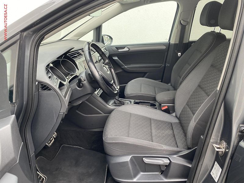 Volkswagen Touran (2018) 1.6TDi, Join, DSG, LED, navi - fotka 9 z 18