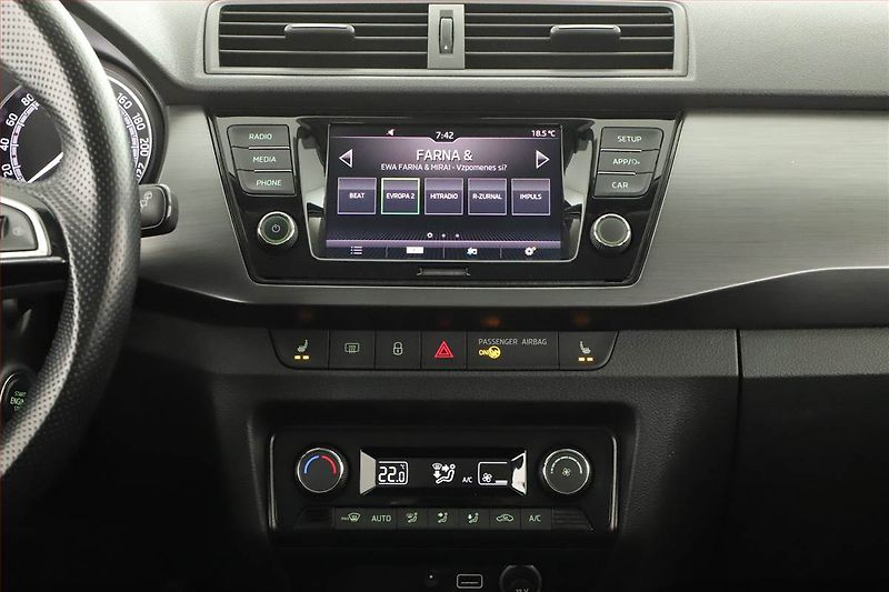Škoda Fabia (2019) Style 1.0 TSI, ČR,1.maj - fotka 9 z 17