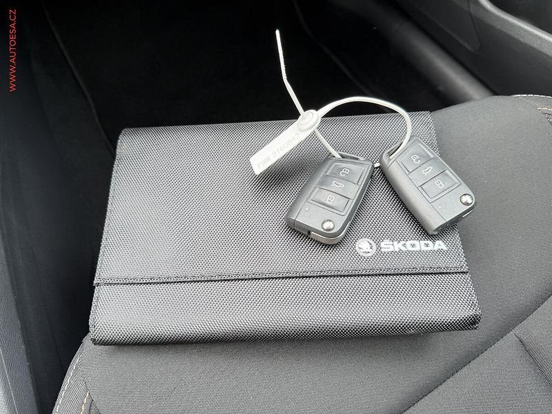 Škoda Kamiq (2021) 1.0 TSi, Business, DSG, LED - fotka 20 z 20
