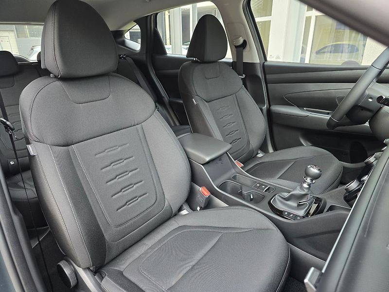 Hyundai Tucson (2026) 1.6 T-GDi MT Smart - fotka 21 z 24