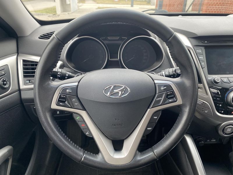 Hyundai Veloster 1.6i,PRÉMIUM, AUTOMAT,PLNÁ VÝB - fotka 20 z 47
