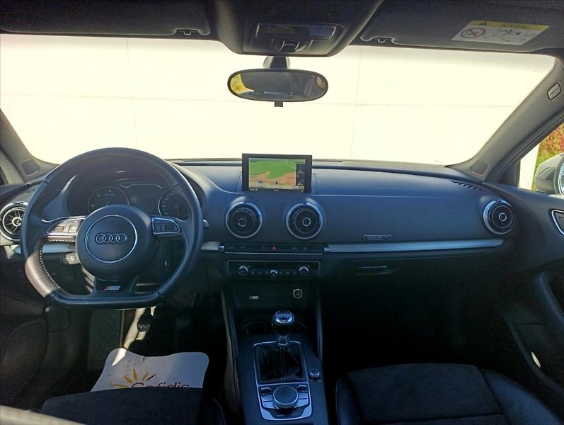 Audi A3 2,0 TDi S-Line Navi,Bi-xenon - fotka 15 z 39