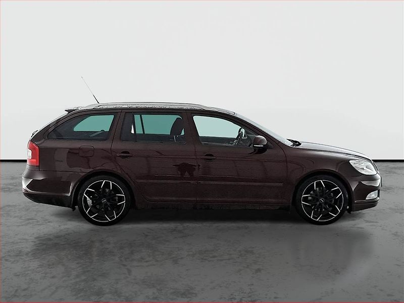 Škoda Octavia (2010) Ambiente 1.8 TSI, Tempomat - fotka 6 z 15