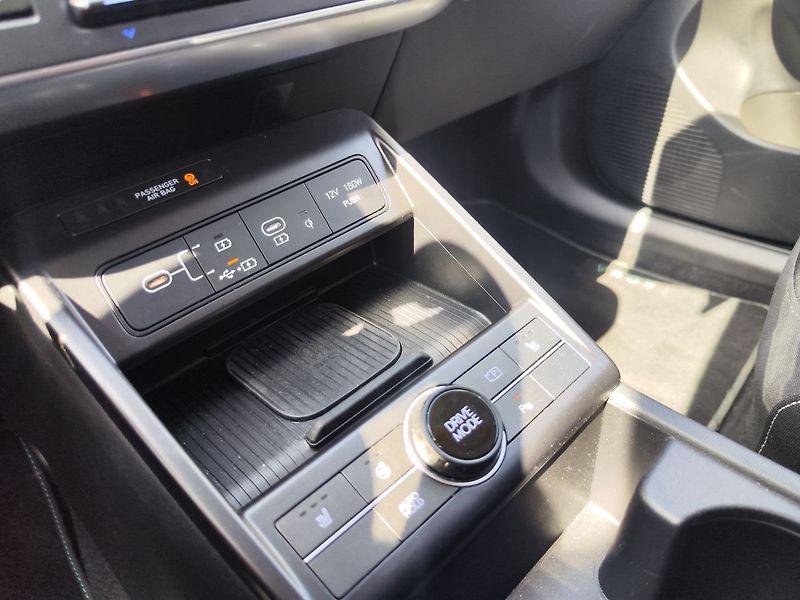 Hyundai Kona 1.6 T-GDi/HEV Smart Tech DCT - fotka 23 z 32