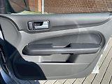 Ford Focus (2006) 1.6TDCi,ESP,EL. SEDAČKY - náhled 21