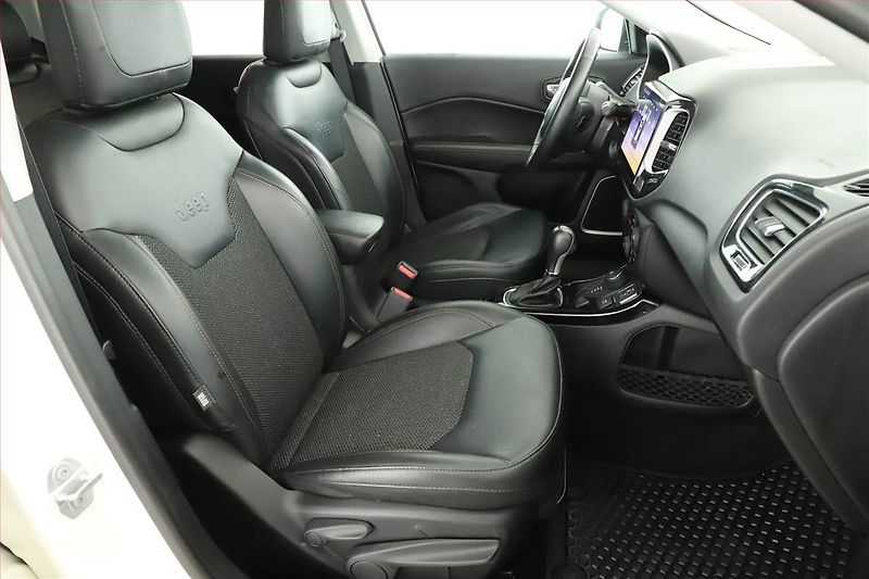 Jeep Compass (2019) 1.4 MultiAir, 4X4, Automat - fotka 7 z 16