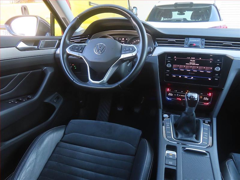Volkswagen Passat (2020) 2.0 TDI, Kůže, Navi, Tempomat - fotka 7 z 16