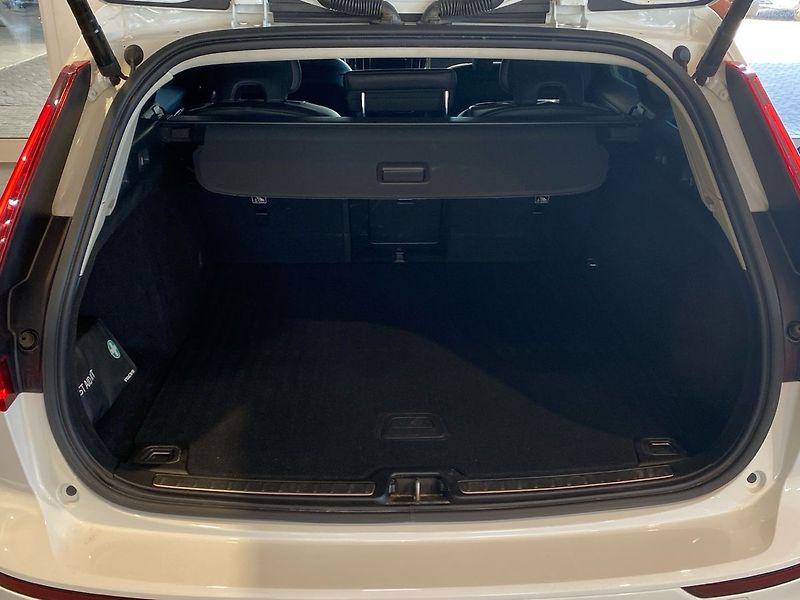 Volvo V60 D3 AWD MOM PRO - fotka 9 z 26